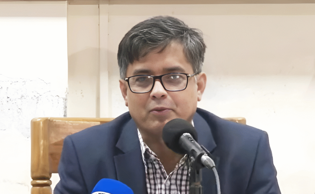 আগামী পাঁচ-ছয় দিন সরকারের জন্য অত্যন্ত গুরুত্বপূর্ণ: প্রেস সচিব শফিকুল আলম