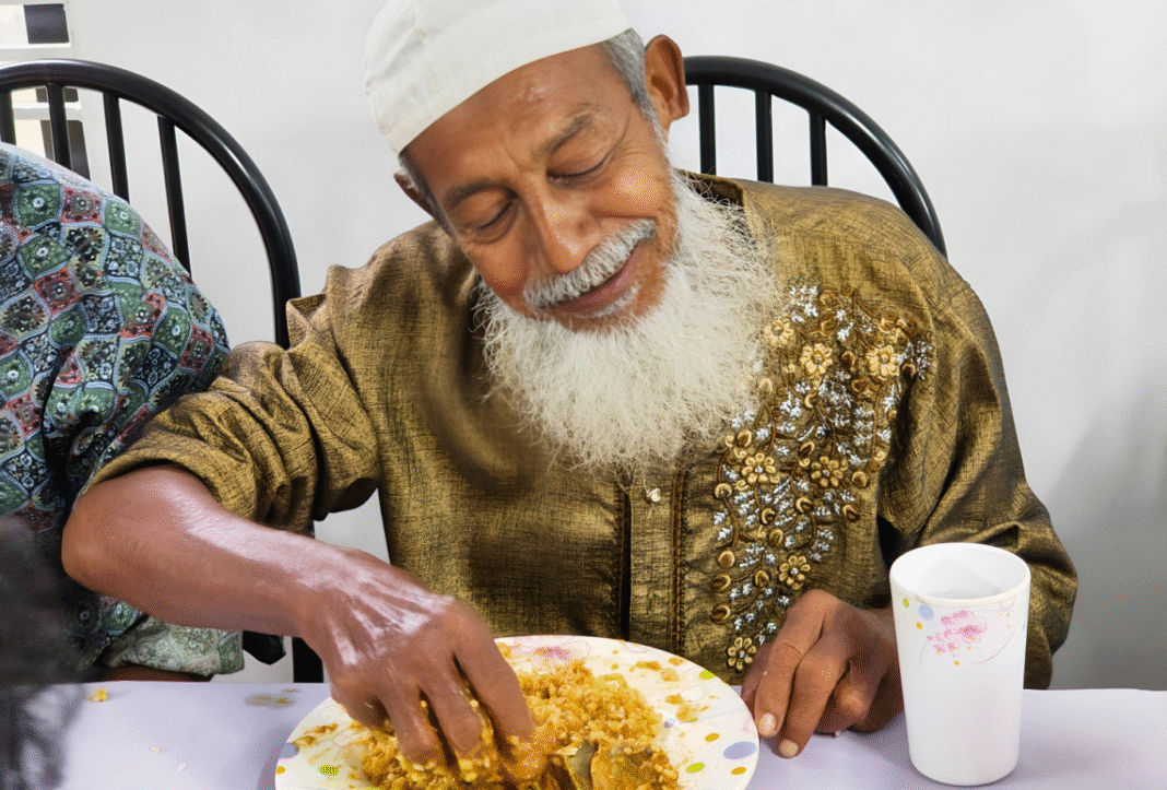 যশোরে ‘আইডিয়া ফ্রাইডে মিল’-এর ২০০তম সপ্তাহ উদযাপন: তিন শতাধিক অসহায় মানুষের মুখে তৃপ্তির হাসি