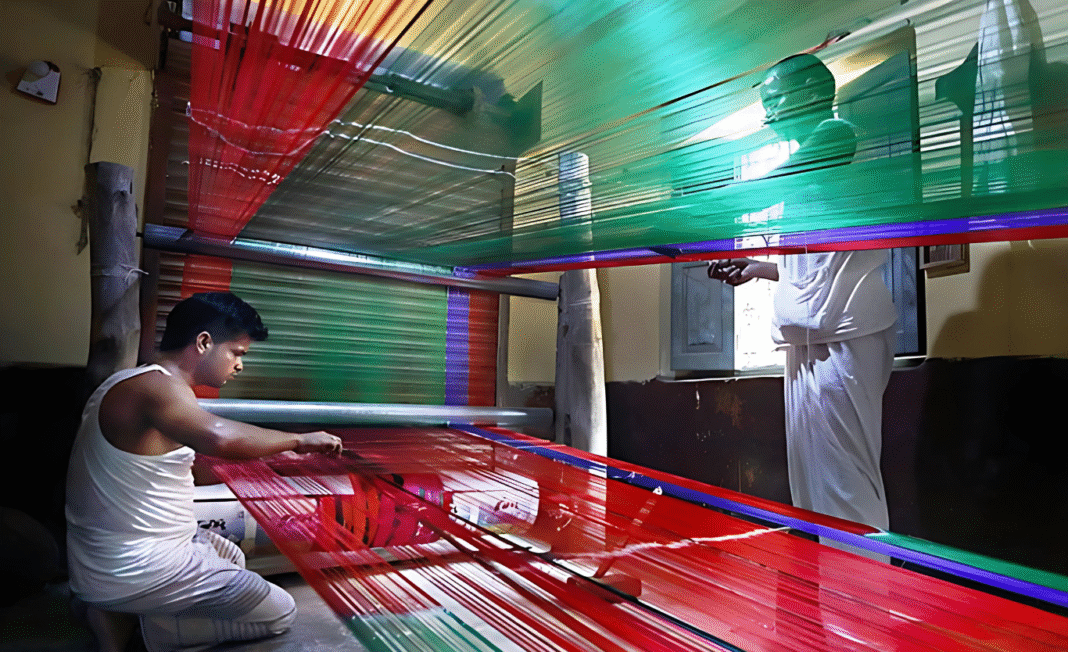 ট্রাম্পের ট্যারিফে সংকটে বেনারসি শাড়ি শিল্প: রপ্তানিতে বিপুল ক্ষতির আশঙ্কা