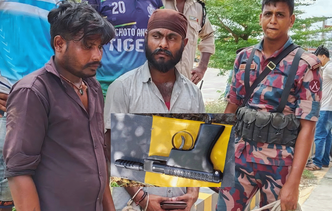 বেনাপোল বন্দরে ভারতীয় ট্রাক চালক-সহকারী আটক, ইয়ার পিস্তল ও গুলি উদ্ধার