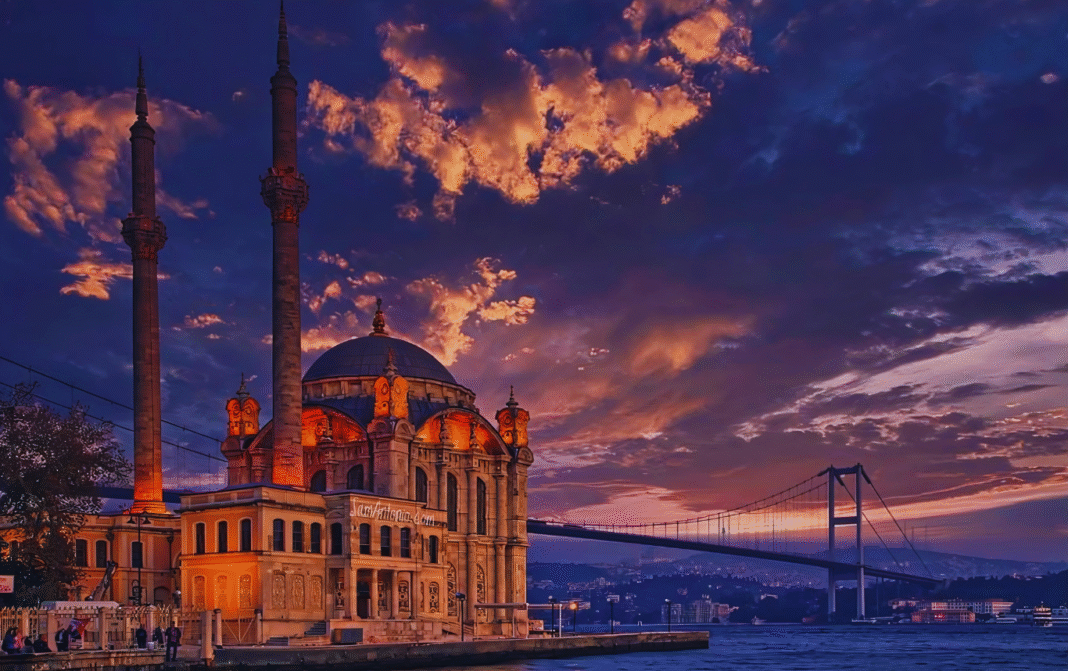 ইস্তানবুল ভ্রমণ কাহিনী: বসফরাসের মোহনায় ইতিহাস, সংস্কৃতি ও আধুনিকতার এক অনন্য মেলবন্ধন