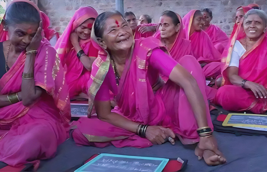ঠাকুমা-দিদিমাদের স্কুল: ষাটোর্ধ মহিলাদের জন্য ব্যতিক্রমী শিক্ষাপ্রতিষ্ঠান