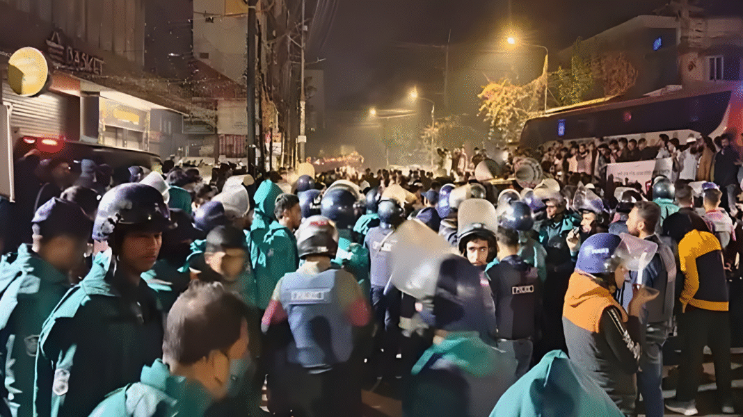 চট্টগ্রামে ভারতীয় সহকারী হাই কমিশনারের বাসভবনে হামলার চেষ্টা, আটক ১২