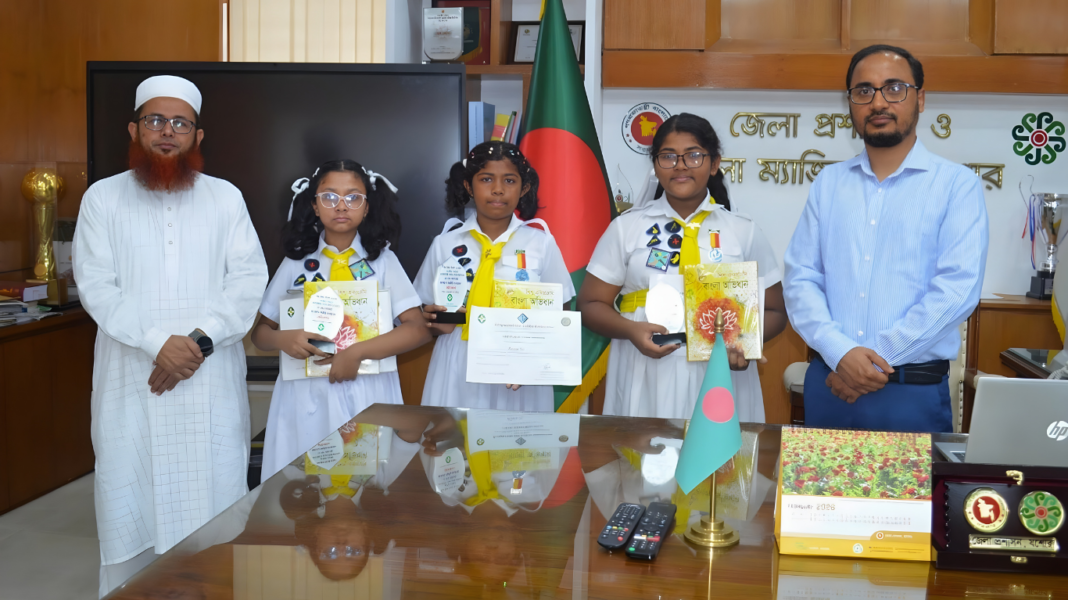 গর্বের মুহূর্ত! যশোরের তিন শিক্ষার্থী পেলেন জেলা প্রশাসকের অভিনন্দন