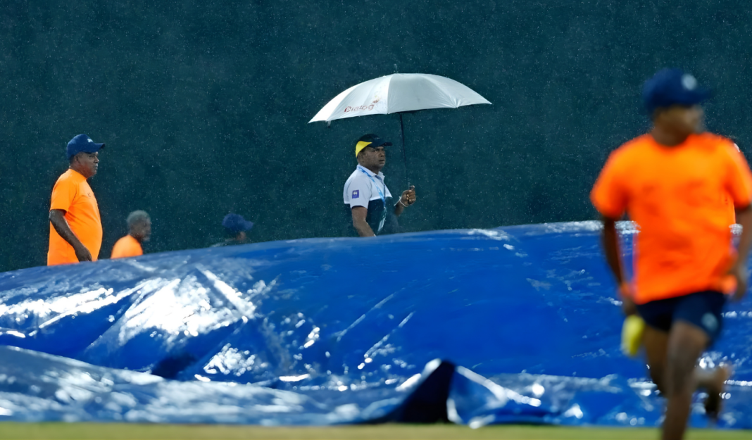 সুপার এইটের লড়াই জমে উঠেছে! বৃষ্টিতে ম্যাচ বন্ধ হলে কার লাভ, কার ক্ষতি?