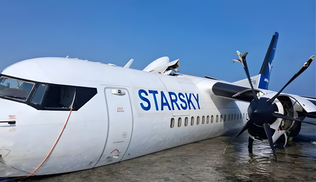 বালির তটে আটকে গেল যাত্রীভর্তি বিমান – পাইলটের বুদ্ধিতে বাঁচল ৫০ প্রাণ