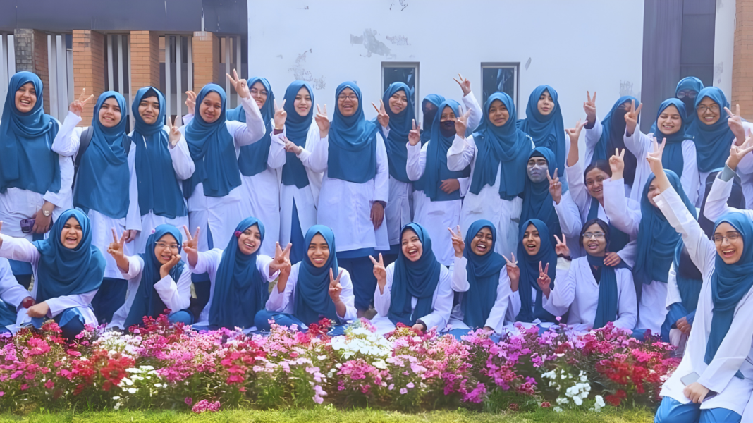 ফরেনসিক মেডিসিনে অনার্সের ঝড়: খুমেবিতে সেরা আদ্-দ্বীন সকিনা মেডিকেল কলেজ